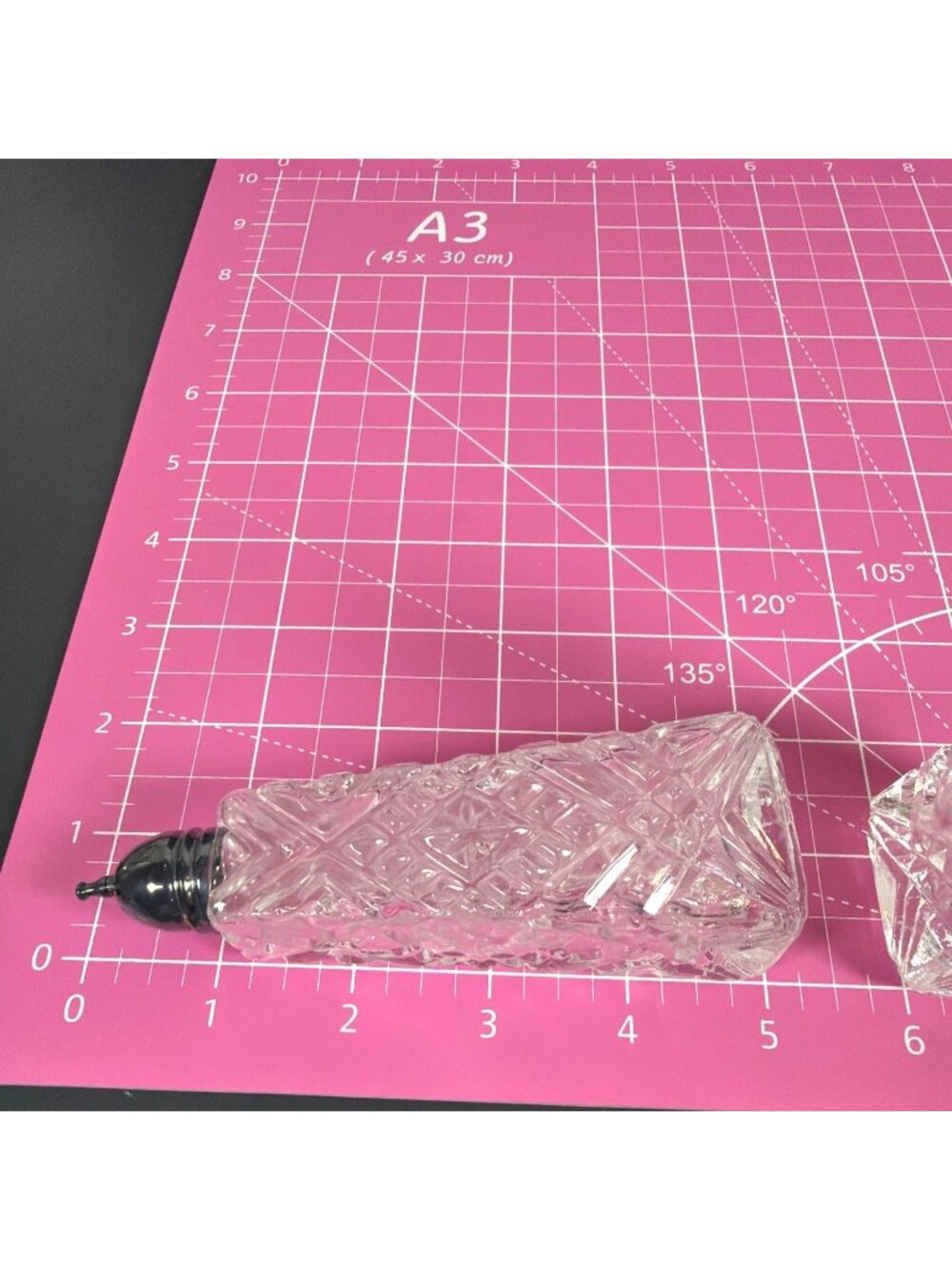 VTG 50s Crystal Salt Pepper Shakers Heavy Cut Glass Diamond Pattern AS IS Parts - Picture 10 of 14
